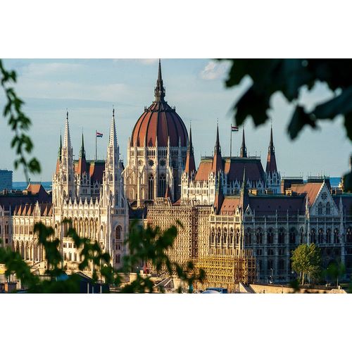 Haseltine, Tom 아티스트의 Hungarys Parliament-built between 1884-1902 is the countrys largest building-It has 691 rooms and s작품입니다.